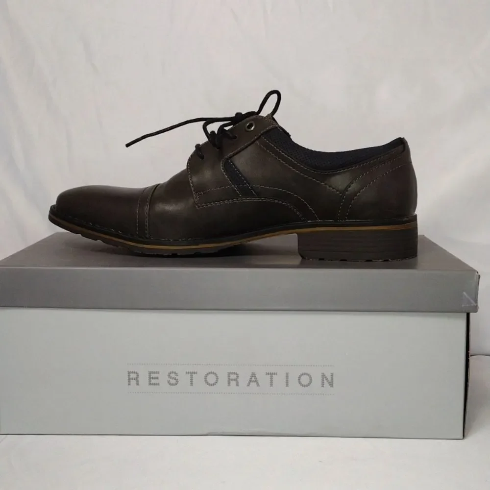 Men's restoration dress shoes size 10